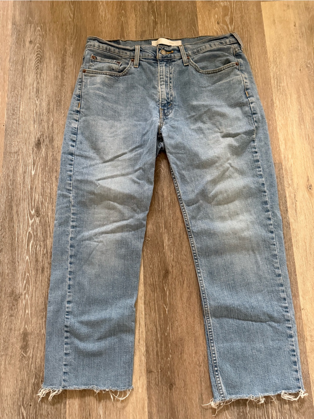 Levi gold men’s blue jeans